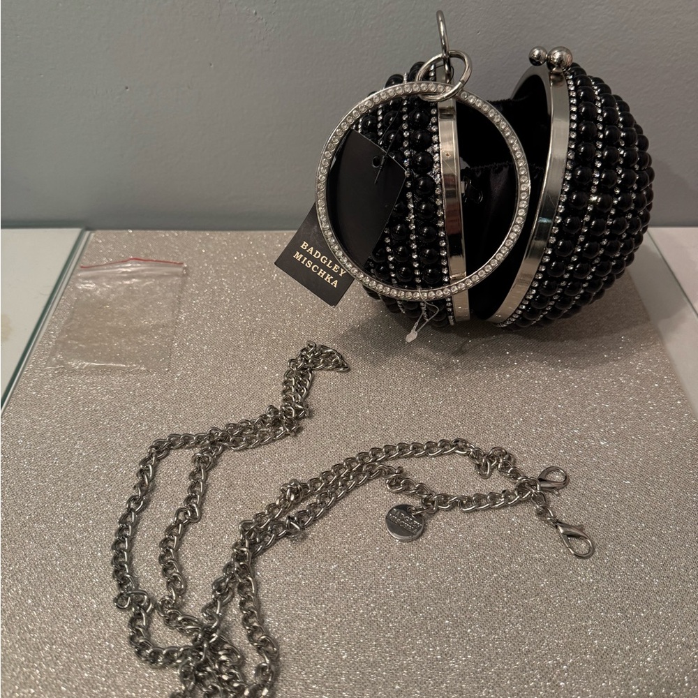 NWT Badgley Mischka Beaded Round Clutch